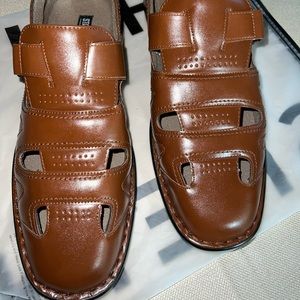 Men shoe size 12M new